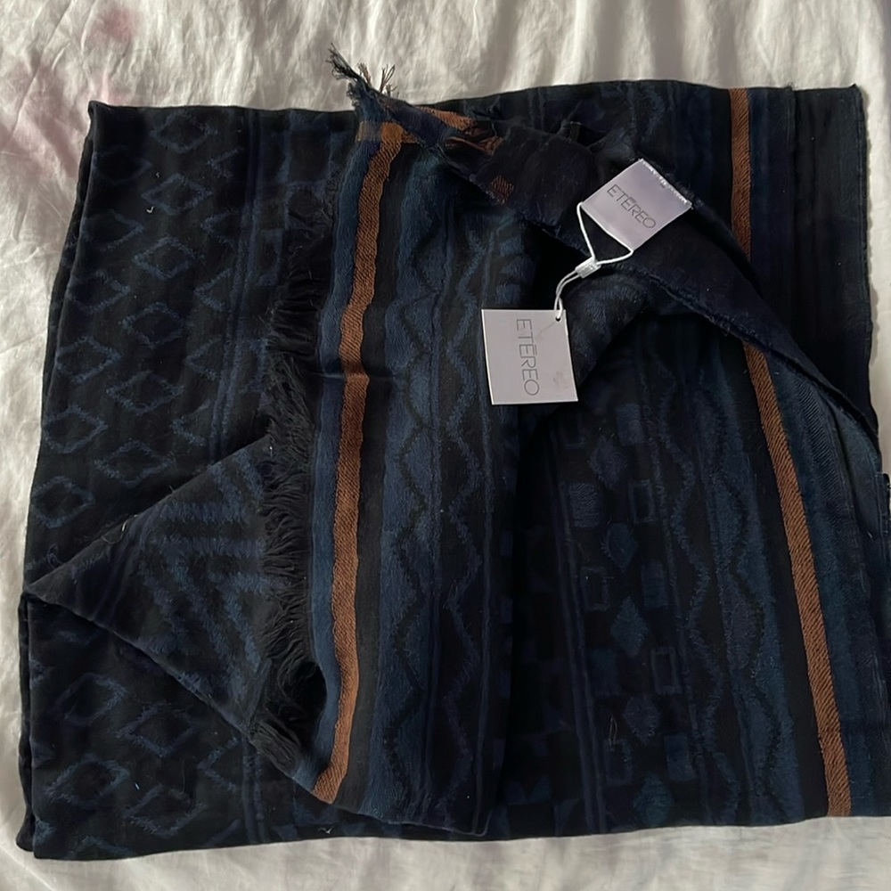 BNWT Etereo Scarf